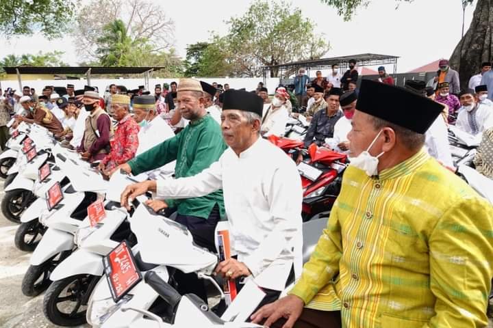 70 Imam Masjid di Buton Selatan Diberi Kendaraan Operasional