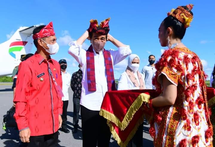 Jokowi, Haliana, Presiden, Bupati Wakatobi, Kampurui, Wakatobi