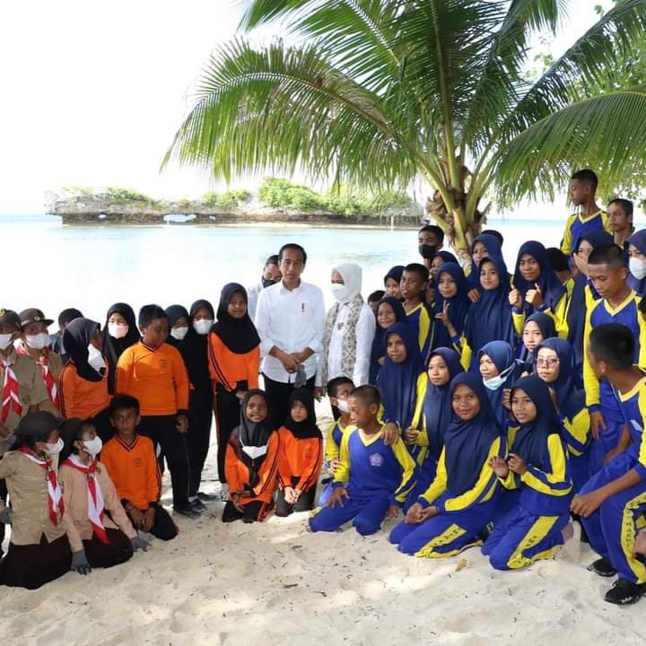 Jokowi, Wakatobi, Jokowi dan Anak-anak Wakatobi