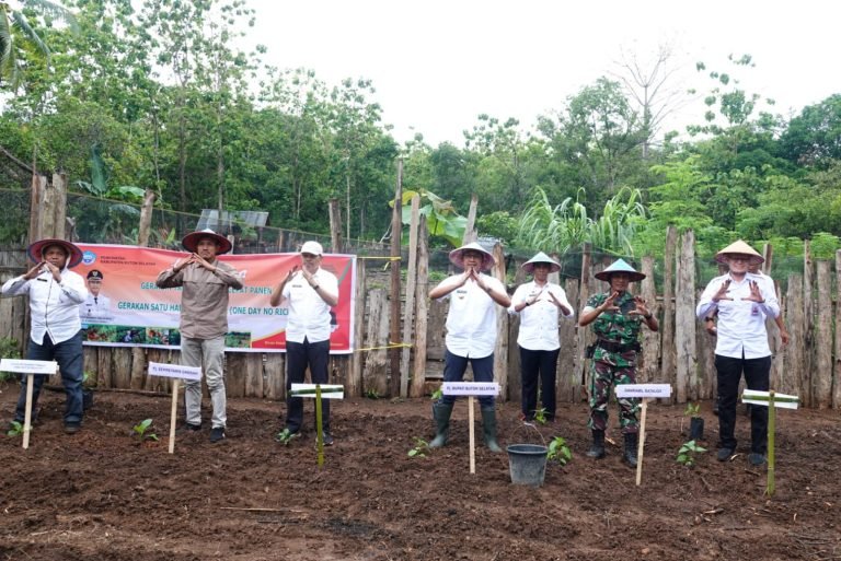 Budiman Launching Gerakan Tanam Pangan Cepat Panen di Kelurahan Majapahit