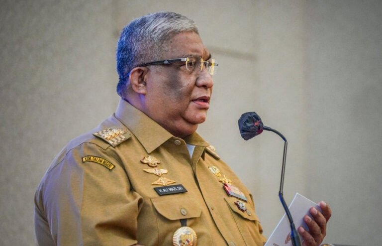 Ali Mazi: Pengaspalan Jalan Lingkar Buton-Busel Rp 13,2 Miliar