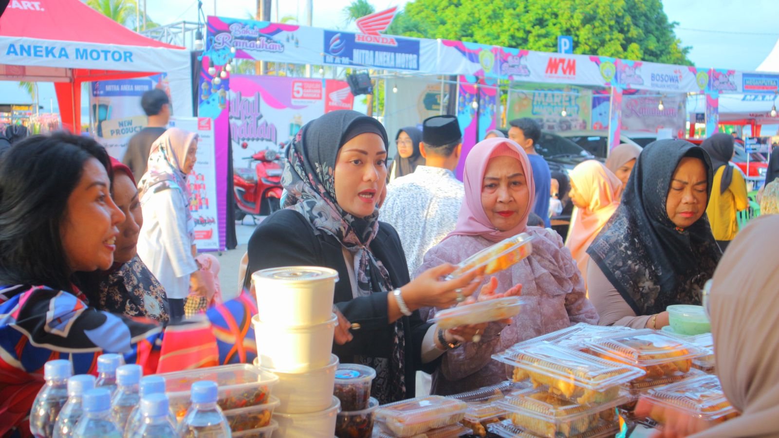 Bakul Ramadhan, Yulia Umar Samiun