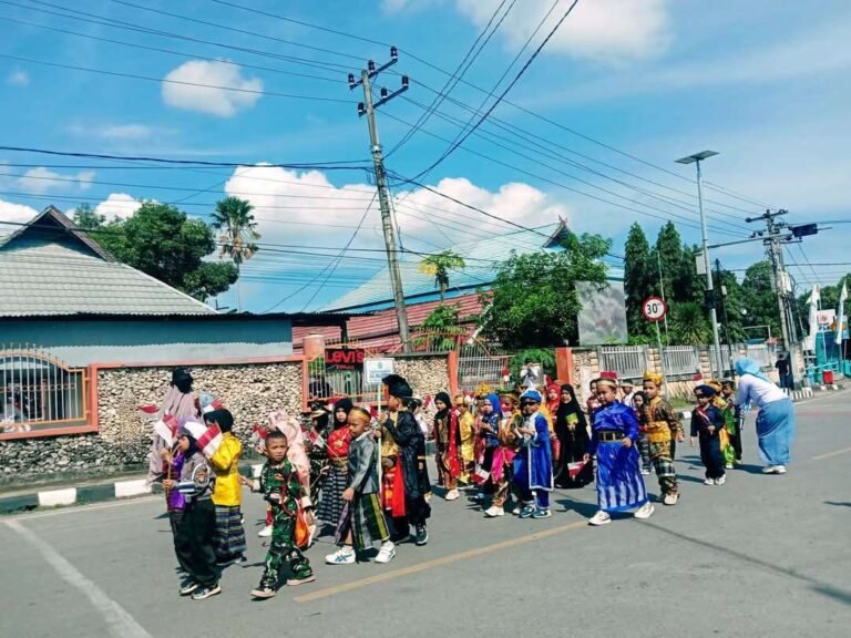 Meriah! Ribuan Anak Ramaikan Karnaval PAUD Se-Kota Baubau