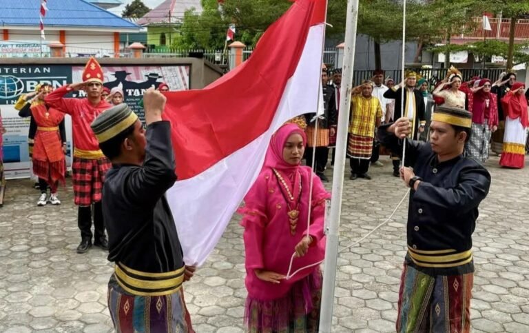 Kantor Pertanahan Buton Selatan Ikuti Upacara HUT ke-80 RI di Kota Baubau
