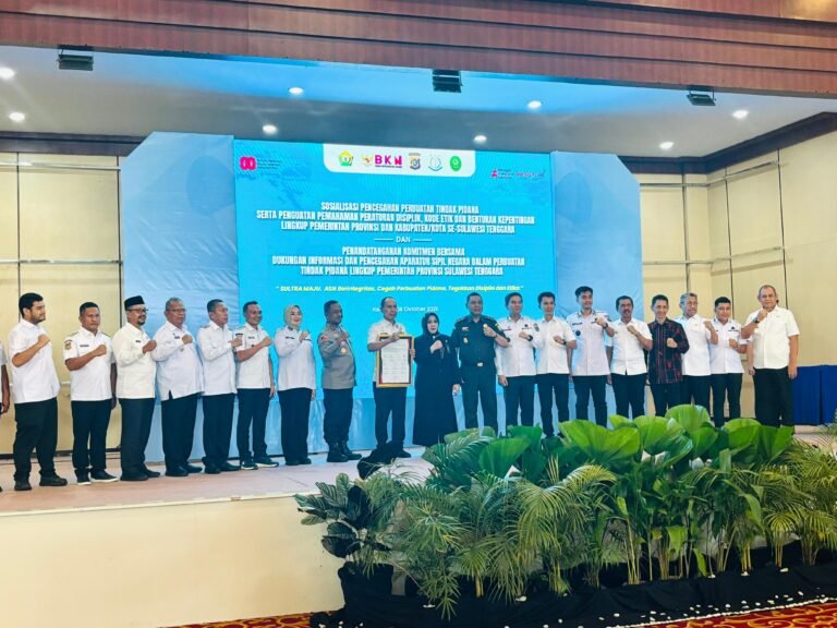 Teken Pakta Integritas, Bupati Adios Tegaskan Komitmen Antikorupsi