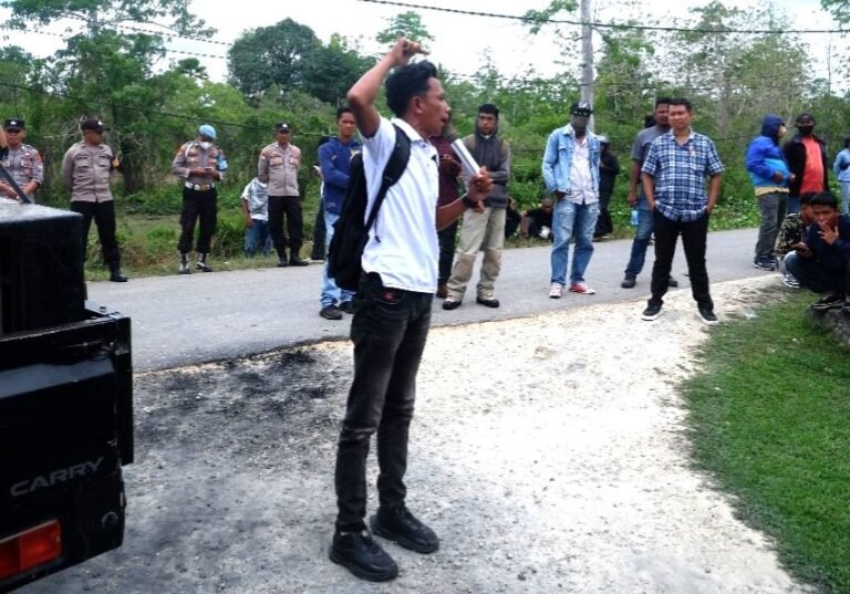 Geruduk Kantor Bupati, Aliansi Pemuda Mahasiswa Buton Selatan Dukung Pemerintahan Bupati Adios