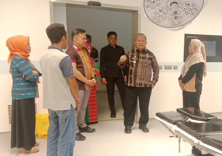 Pastikan Layanan Kesehatan Berjalan Optimal, Bupati Adios Sidak RSUD: Sempat Periksa Kesehatan Gigi