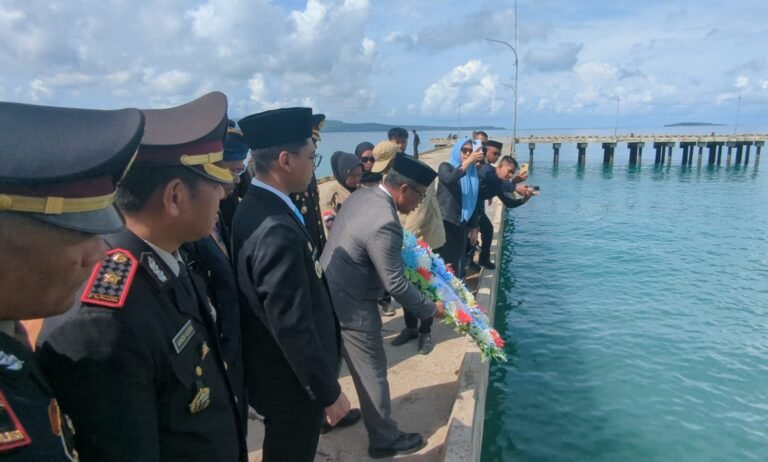 Pj. Sekda Buton Selatan Ajak Masyarakat Teladani Nilai Perjuangan Para Pahlawan