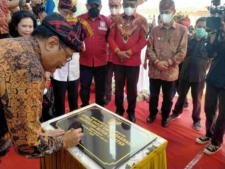 Dua Mega Proyek Di Busel Diresmikan