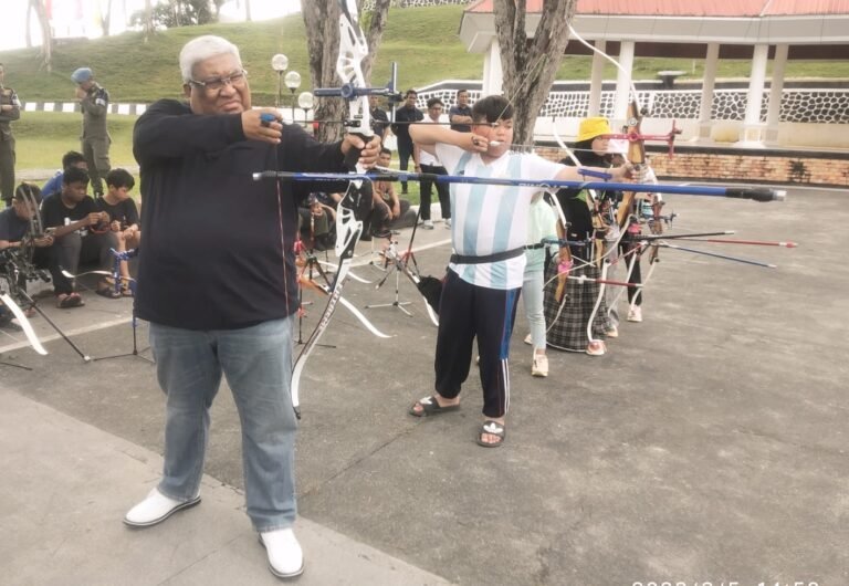 Gubernur Ali Mazi Dorong Putra Bungsunya Tekuni Olahraga Panahan