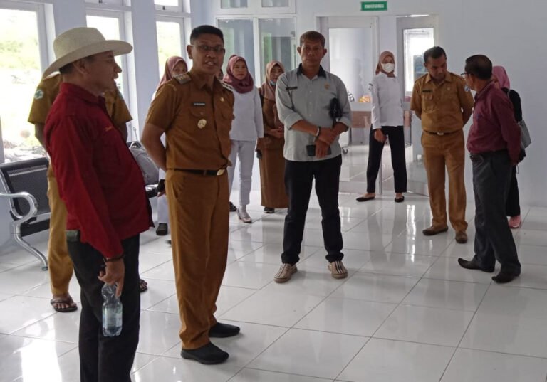 La Ode Budiman Pastikan Fasilitas di Puskesmas Kadatua Berjalan Maksimal