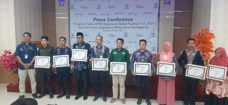 KPPN Baubau Berikan Penghargaan Sater Terbaik Triwulan I