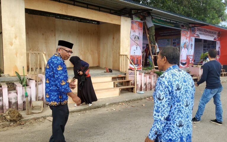Asisten Pemerintahan dan Kesra Setda Busel Tinjau Lokasi Stand Pameran