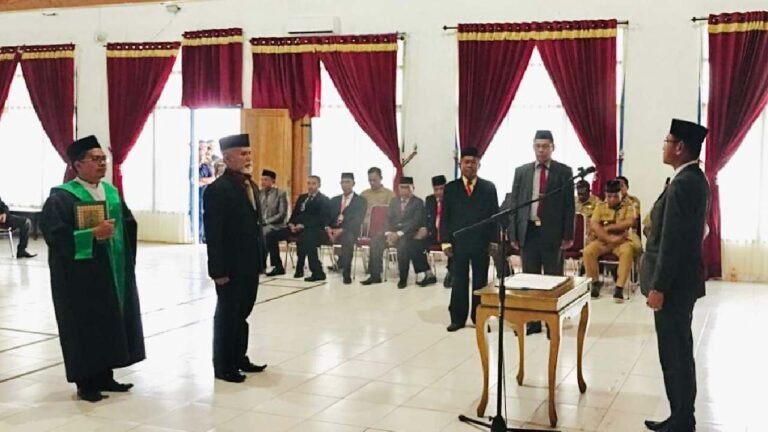 La Ode Budiman Lantik La Ode Mpute jadi Pj Sekda Buton Selatan