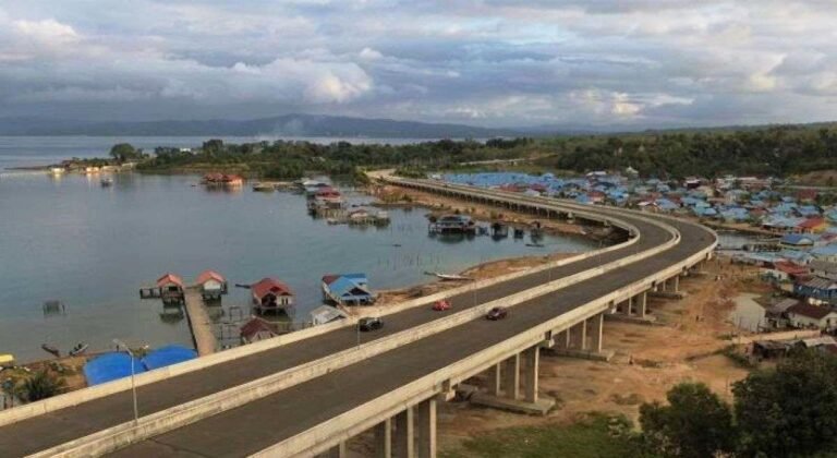 Jalan Wisata Kendari-Toronipa Sepanjang 14,3 Km Gunakan Aspal Buton