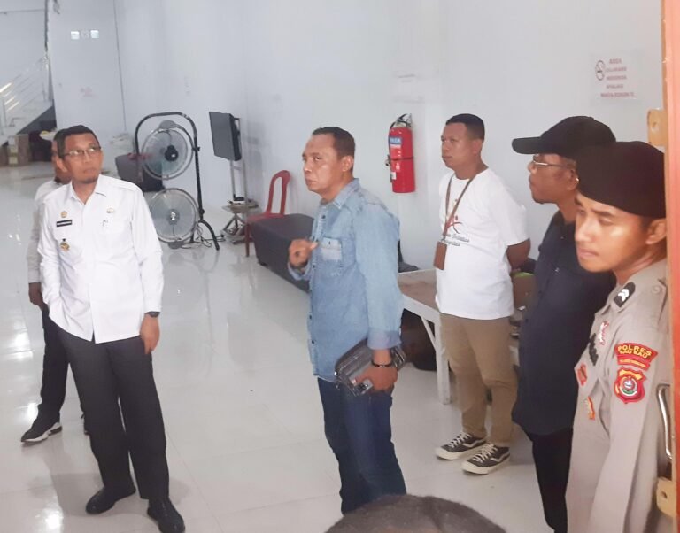 Pj. Wali Kota Baubau Tinjau Kondisi Gudang Logistik Pemilu