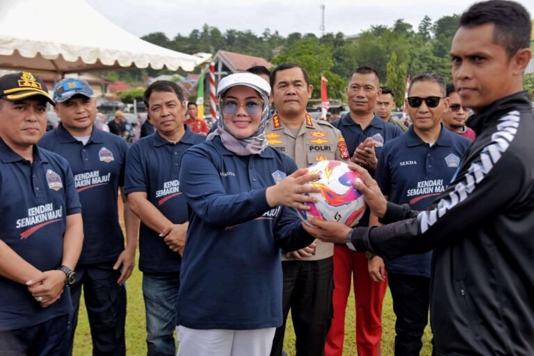 64 Klub Ikuti Turnamen Sepak Bola Wali Kota Cup I di Kendari