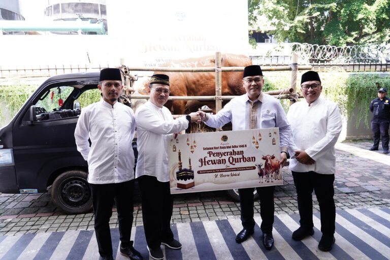 ATR/BPN Serahkan 99 Hewan Kurban, Wamen Ossy: “Iduladha Adalah Spirit Pengabdian Birokrasi”
