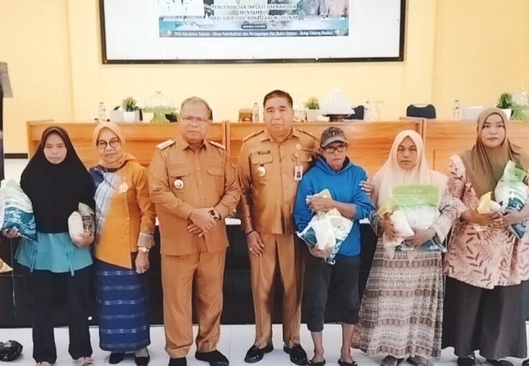 Ringankan Beban Masyarakat, Pemkab Buton Selatan Gelar Pasar Murah Bersubsidi Jelang Idul Adha