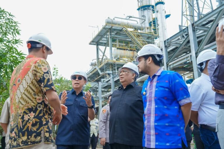 Menteri Dody Tinjau Potensi Aspal Buton, Gubernur ASR Minta Aspal Lokal Diutamakan