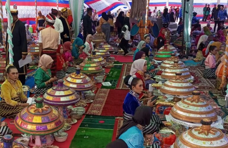 Tradisi Pekande-Kandea Meriahkan HUT ke-11 Buton Selatan, Simbol Syukur dan Kebersamaan Masyarakat