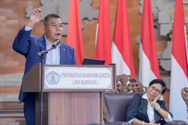 Dari Redistribusi hingga Digitalisasi, Wamen Ossy Kupas Tuntas Reforma Agraria di Universitas Mahendradatta