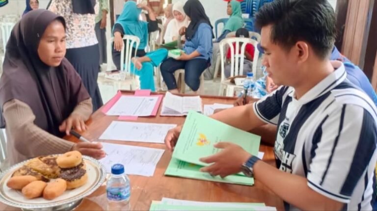 Kantor Pertanahan Buton Selatan Serahkan Sertipikat Tanah Program PTSL 2025 di Kelurahan Masiri