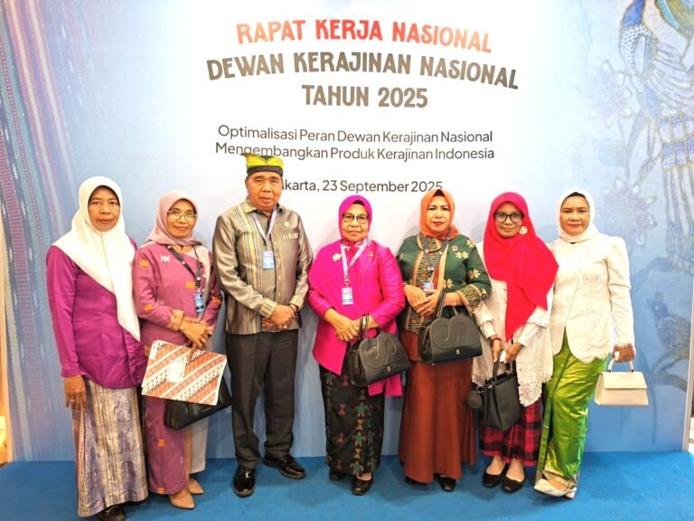 Dekranasda Buton Selatan Siap Perkuat Ekonomi Kreatif Lewat Tenun Khas Daerah