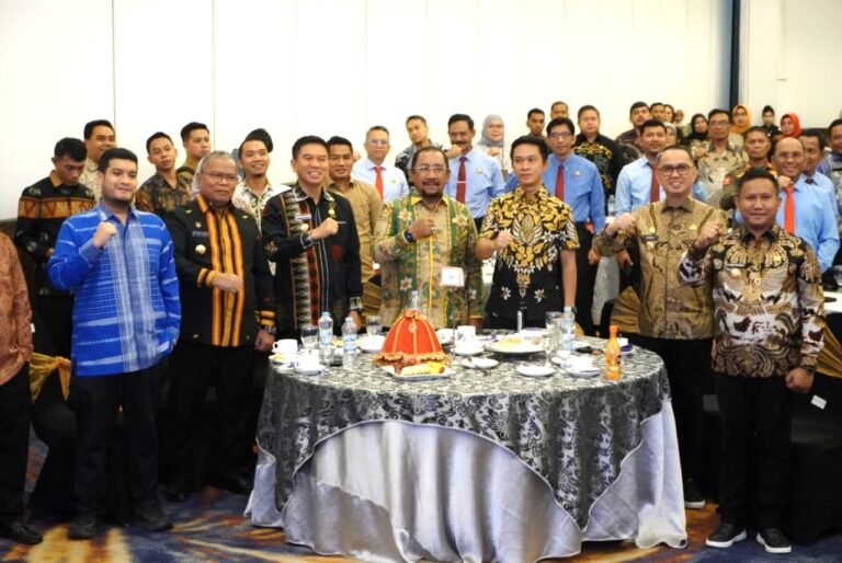 Bupati Buton Selatan Hadiri Penandatanganan MoU BPJS Ketenagakerjaan dan Kejati Sultra