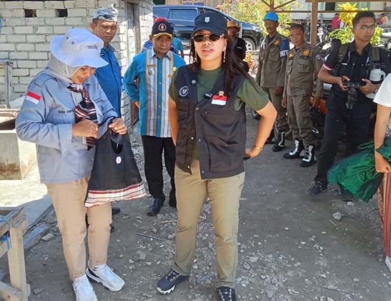 Utusan Khusus Presiden Zita Anjani Kunjungi Warga Bermata Biru di Siompu Buton Selatan