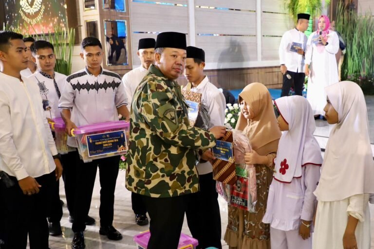 Ceramah di Markas TNI AL Cilandak, Menteri ATR/BPN Ajak Prajurit Marinir Jadikan Al-Qur’an Pedoman Hidup
