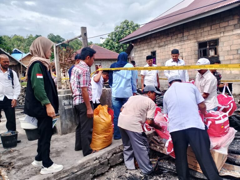Korban Kebakaran di Kecamatan Lapandewa Terima Bantuan Logistik dari Kemensos RI