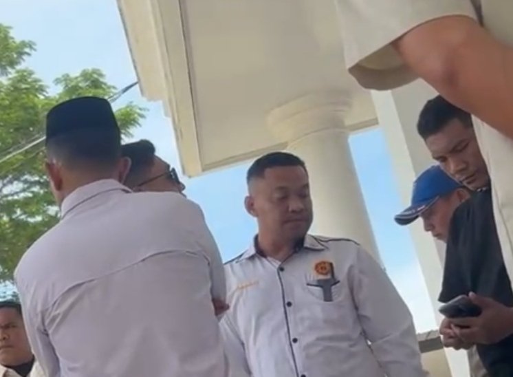 Viral, Wakil Bupati dan Ajudan Bupati Buton Selatan Terlibat Adu Argumen