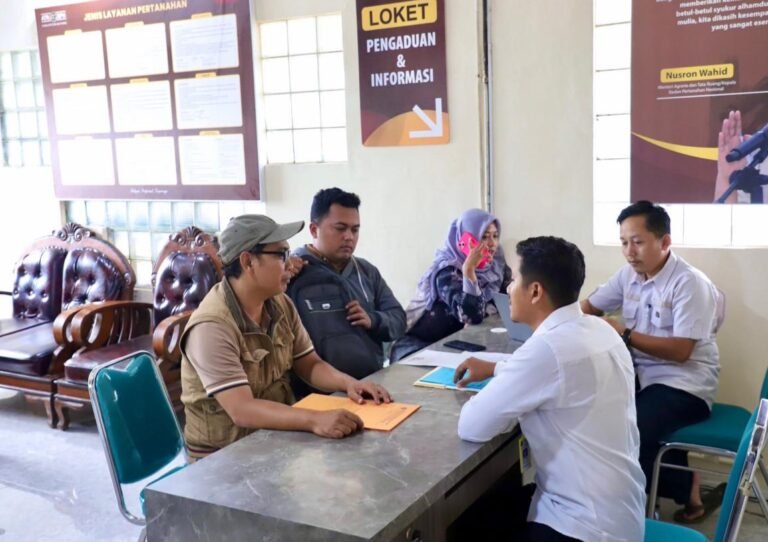 Cerita Masyarakat yang Manfaatkan Layanan Pertanahan Terbatas di Libur Idulfitri