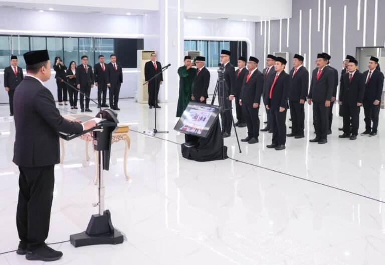 Lantik 130 Pejabat, Menteri Nusron Ingatkan untuk Jadi Ujung Tombak Pelayanan Masyarakat