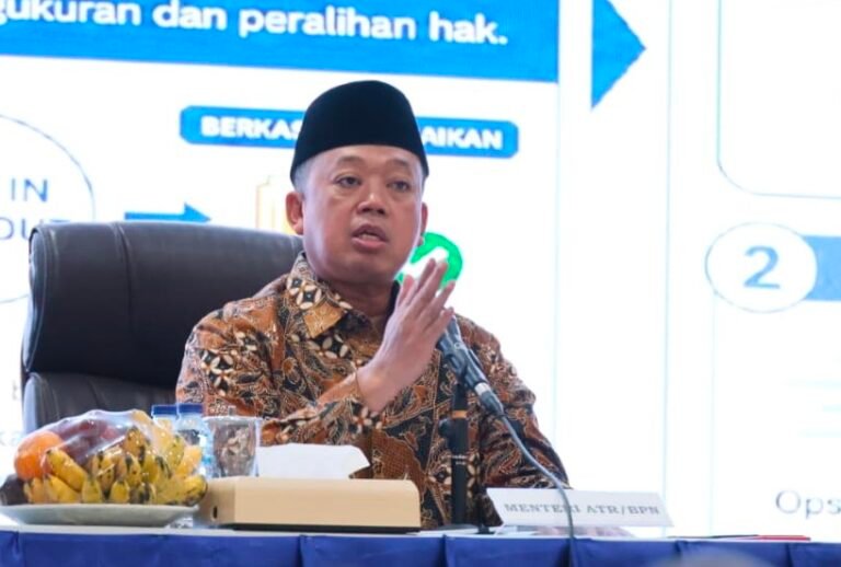 Kumpulkan Jajaran BPN, Menteri Nusron: Rakyat Adalah Raja yang Harus Dilayani