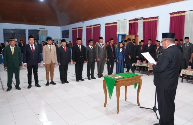 Lantik 9 Pejabat Pimpinan Tinggi Pratama, Bupati Adios: Jangan Jadi Pejabat yang Pandai Laporan Saja