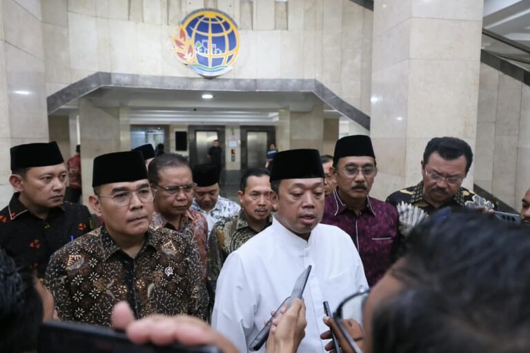 Menter Nusron Hormati Proses Hukum KPK dan Pastikan Pelayanan Pertanahan Tetap Berjalan
